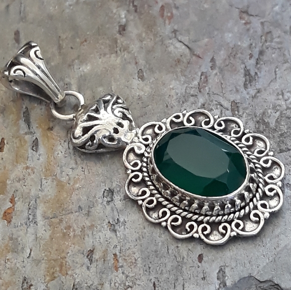 Natural Green Chalcedony Sterling Silver Pendant - Picture 7 of 8